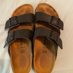 Black double strap Birkenstock. Size 40. Excellent condition